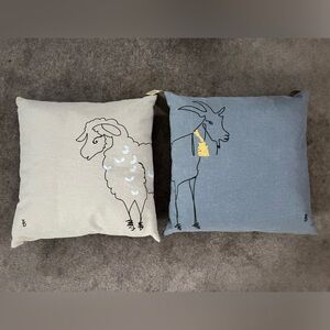 Set of 2 Ellen Degeneres pillows with tags